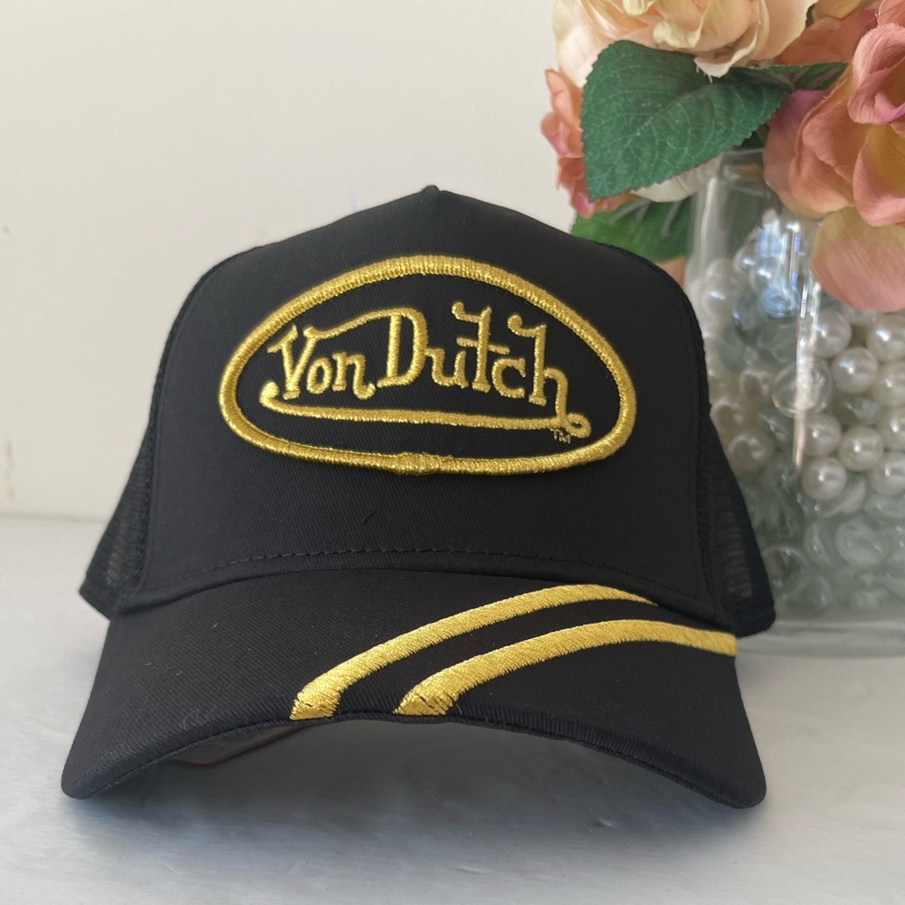 NWT Von Dutch trucker hat
